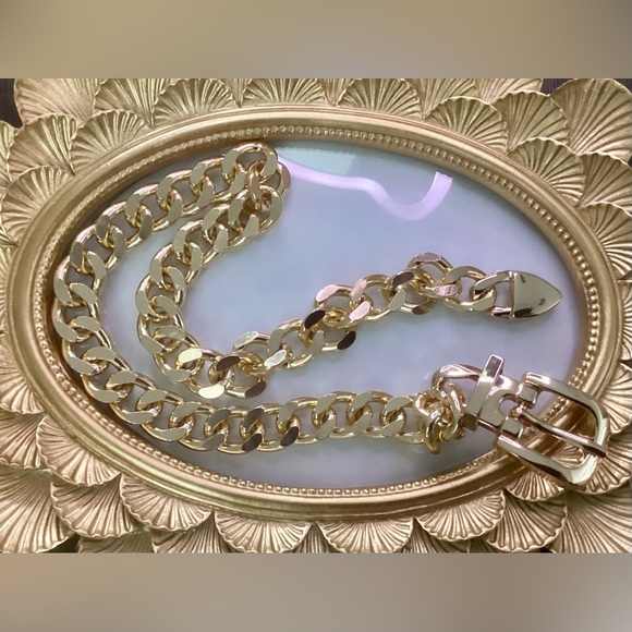 COPY - Chunky Wide Link “Belted” Choker Necklace - Picture 2 of 7